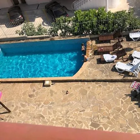 בית הארחה Villa Rocky