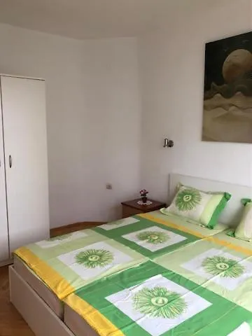 בית הארחה Villa Rocky *