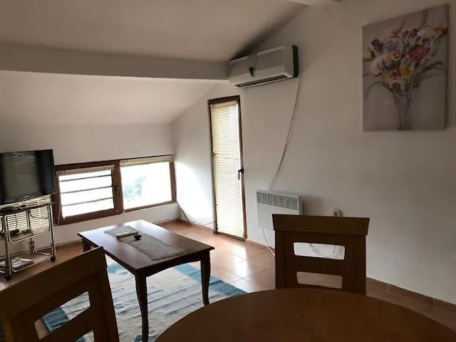 בית הארחה Villa Rocky