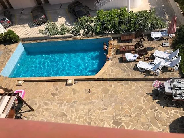 בית הארחה Villa Rocky